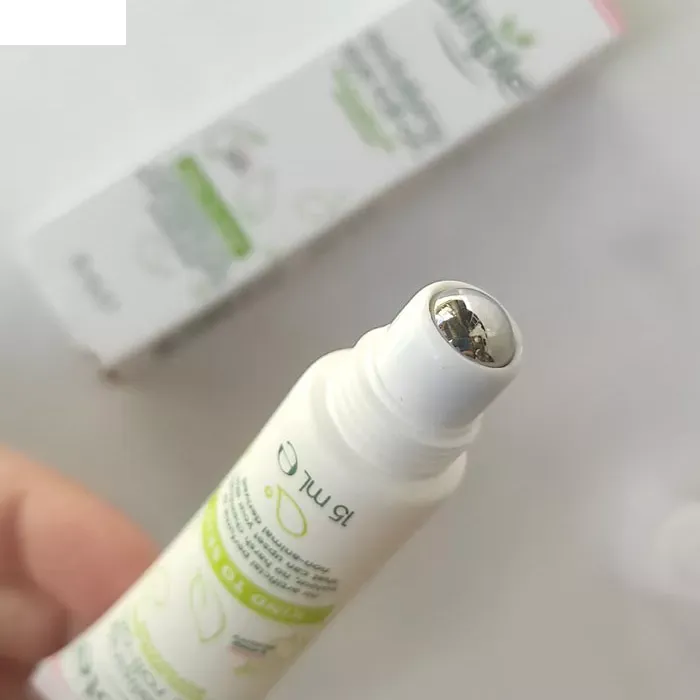طریقه مصرف کرم دور چشم رولی Revitalising سیمپل حجم 15 میلی لیتر